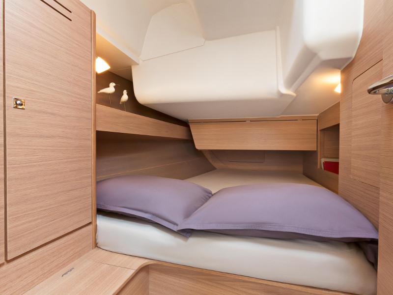 Book yachts online - sailboat - Dufour 382 GL - Peter Pan - rent