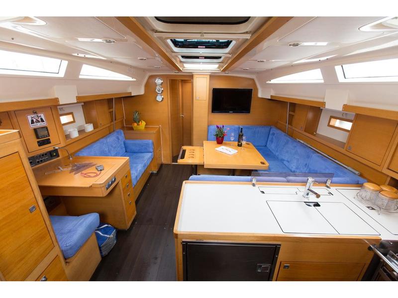 Book yachts online - sailboat - Elan 450 Performance - Karpo ( main sail 2018, genoa 2018 ) - rent