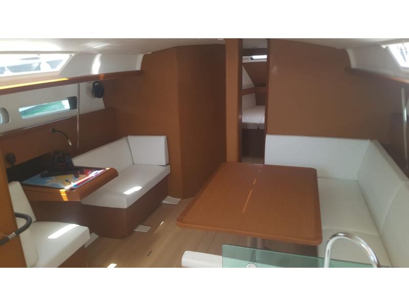 Book yachts online - sailboat - Sun Odyssey 449 - 3 Amigos - rent