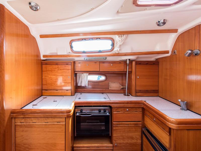 Book yachts online - sailboat - Bavaria 42 Cruiser - Santa Maria - rent