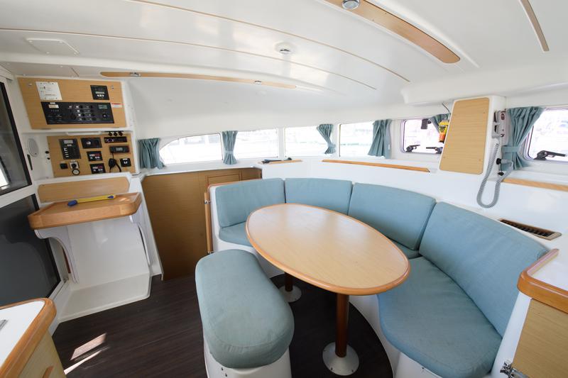 Book yachts online - catamaran - Lagoon 380 S2 - Zen (A/C-Generator) (Rebuilt 2019) - rent