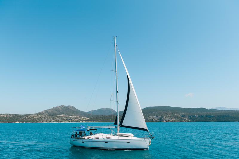 Book yachts online - sailboat - Bavaria 42 Cruiser - Iro (Refit 2019) - rent