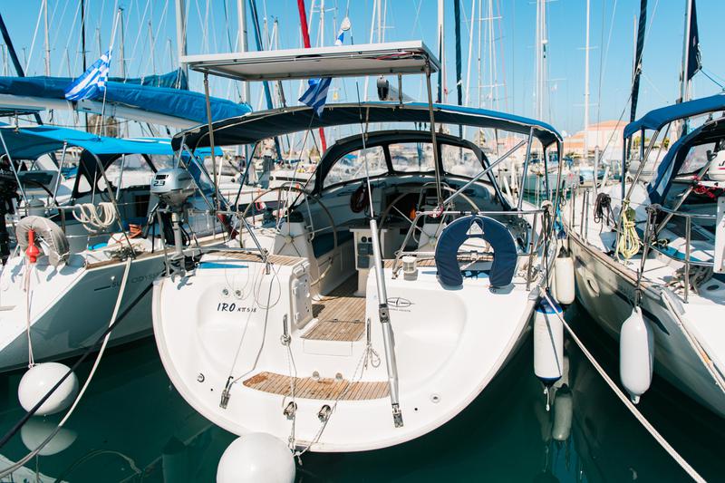 Book yachts online - sailboat - Bavaria 42 Cruiser - Iro (Refit 2019) - rent