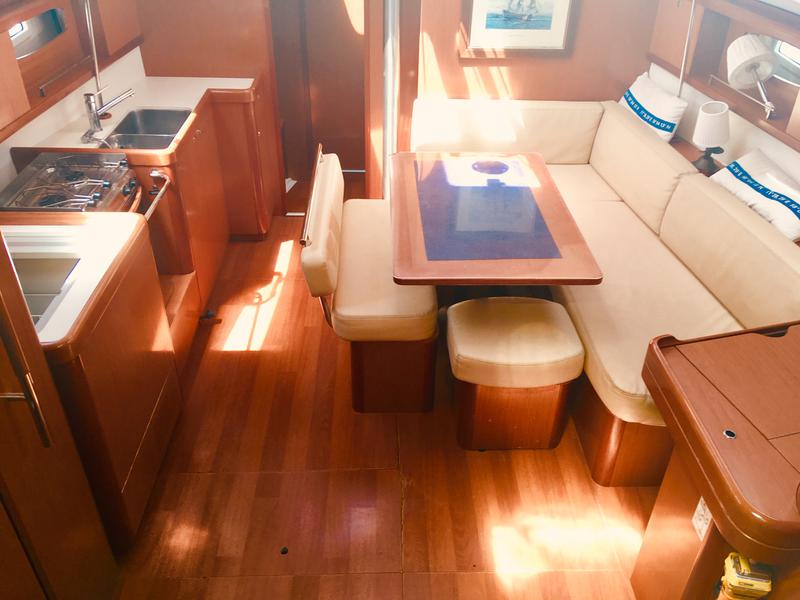 Book yachts online - sailboat - Oceanis 43 - Beauty L - rent