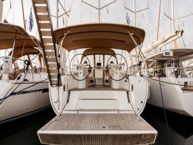 Book yachts online - sailboat - Bavaria Cruiser 45 - Arethousa - rent