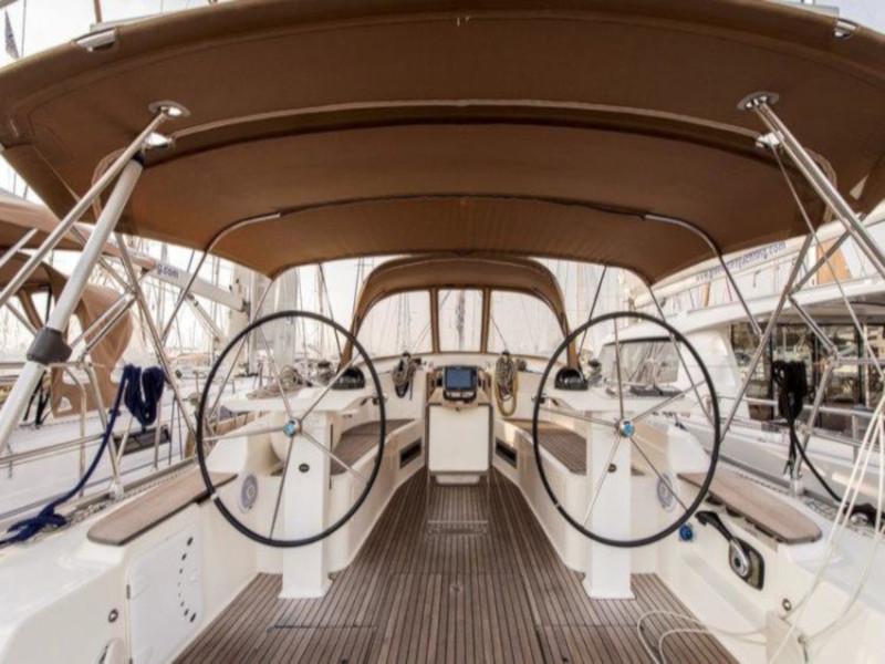 Book yachts online - sailboat - Bavaria Cruiser 45 - Arethousa - rent