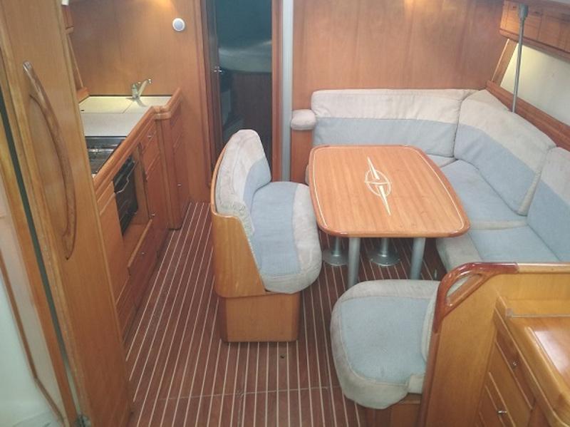 Book yachts online - sailboat - Bavaria 40 Cruiser - Ili Billy - rent