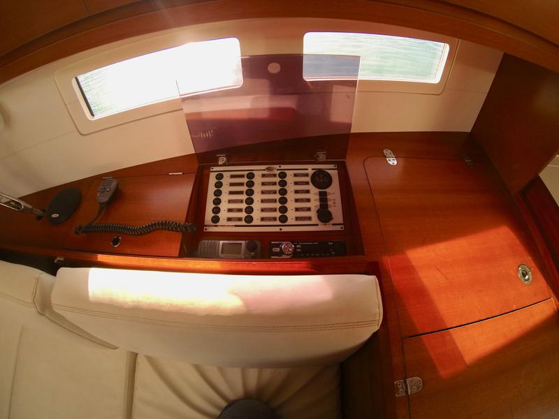 Book yachts online - sailboat - Dufour 410 Grand Large - Aloha 1 - rent