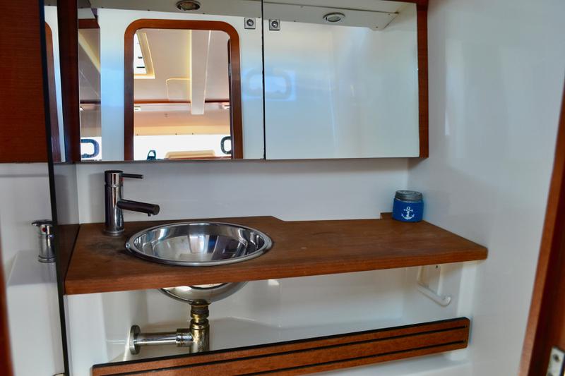 Book yachts online - sailboat - Dufour 410 Grand Large - Aloha 1 - rent