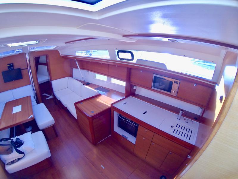 Book yachts online - sailboat - Dufour 410 Grand Large - Aloha 1 - rent