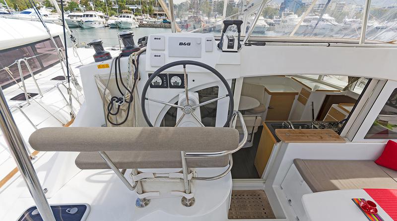 Book yachts online - catamaran - Lagoon 380 - Bellevue - rent