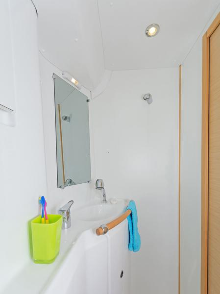 Book yachts online - catamaran - Lagoon 380 - Bellevue - rent