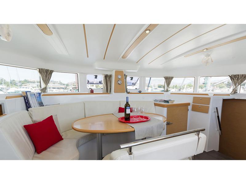 Book yachts online - catamaran - Lagoon 380 - Bellevue - rent