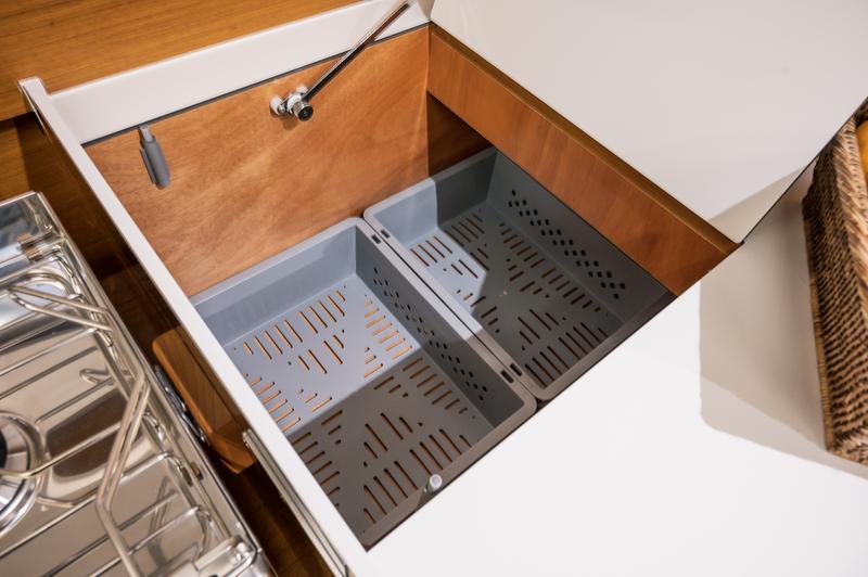 Book yachts online - sailboat - Sun Odyssey 410 - Emotion - rent