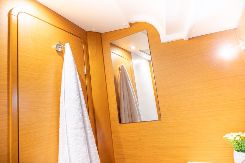 Book yachts online - sailboat - Sun Odyssey 449 - Asante - rent