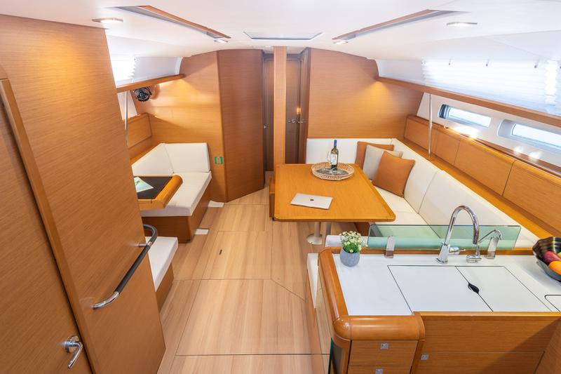Book yachts online - sailboat - Sun Odyssey 449 - Asante - rent