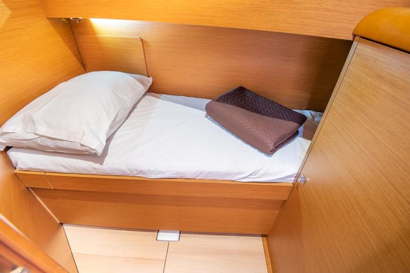 Book yachts online - sailboat - Sun Odyssey 449 - Asante - rent