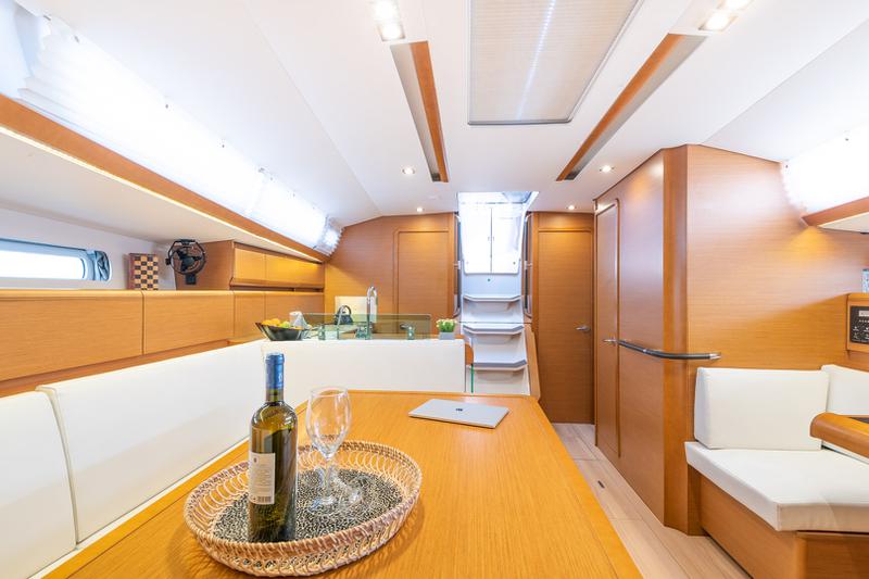 Book yachts online - sailboat - Sun Odyssey 449 - Asante - rent