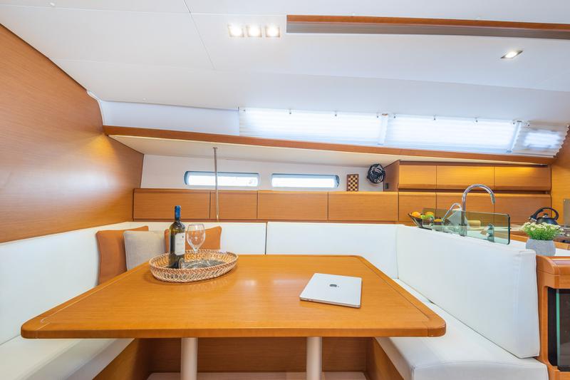 Book yachts online - sailboat - Sun Odyssey 449 - Asante - rent