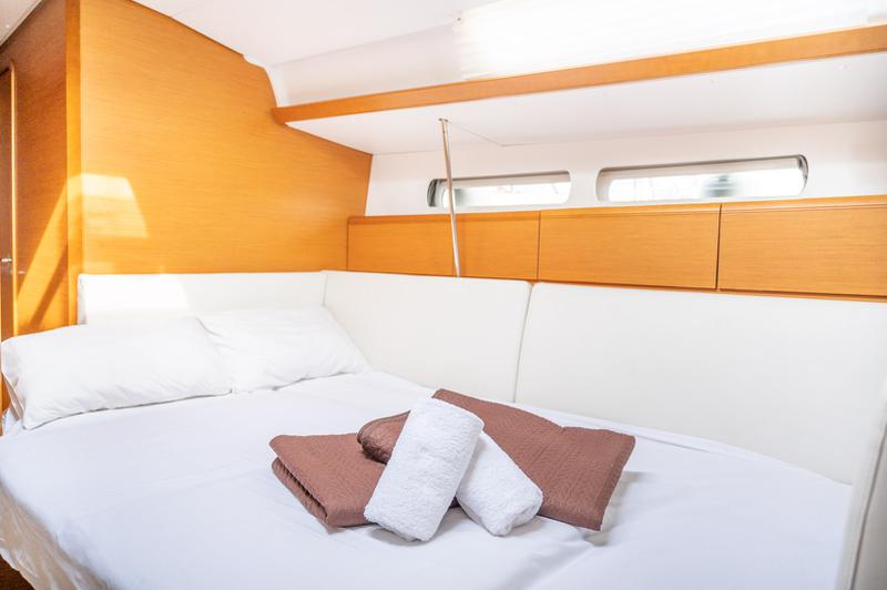 Book yachts online - sailboat - Sun Odyssey 449 - Asante - rent