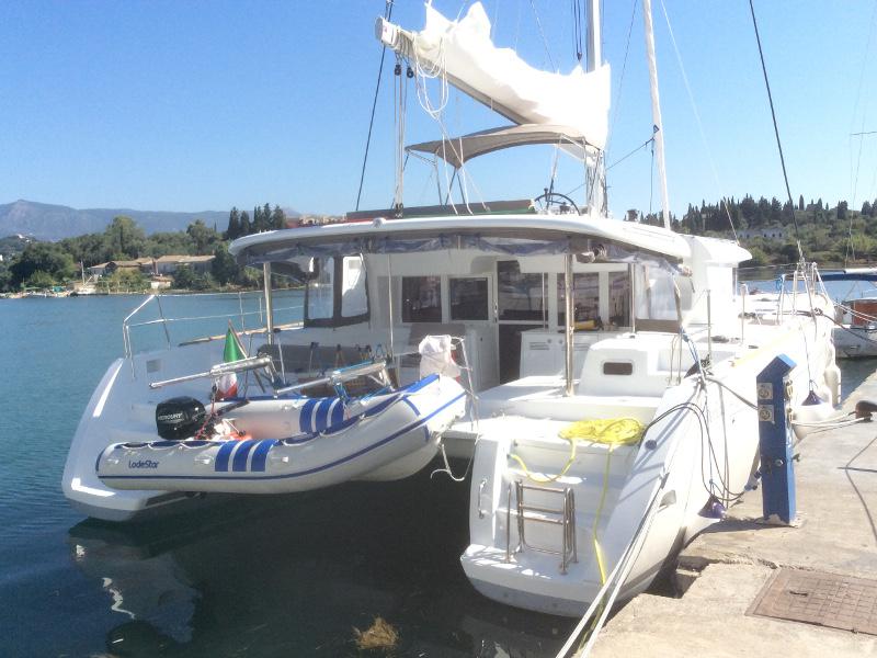 Book yachts online - catamaran - Lagoon 450 - Delicia - rent