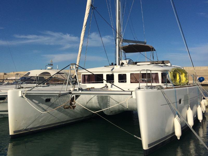 Book yachts online - catamaran - Lagoon 450 - Delicia - rent