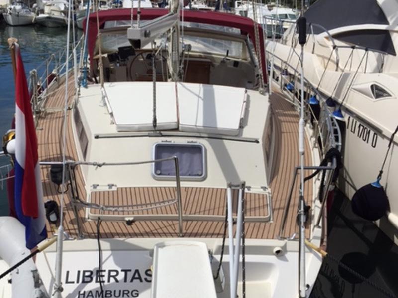 Book yachts online - sailboat - Amel Supermaramu - Libertas - rent