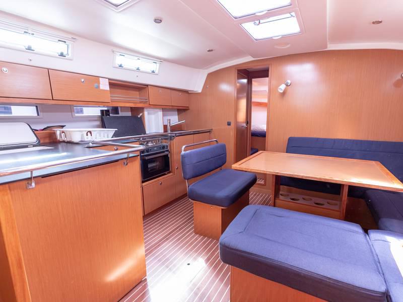 Book yachts online - sailboat - Bavaria 45 Cruiser - Bimba Matta - rent