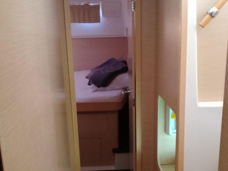 Book yachts online - catamaran - Lagoon 400 - Moni Moni - rent