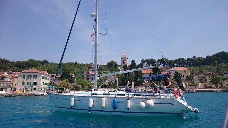 Book yachts online - sailboat - Bavaria 42 - AS II - rent