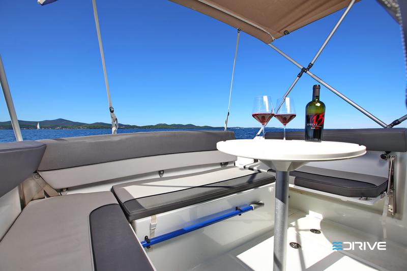 Book yachts online - motorboat - Cap Camarat 7.5 - 3376ZD - rent