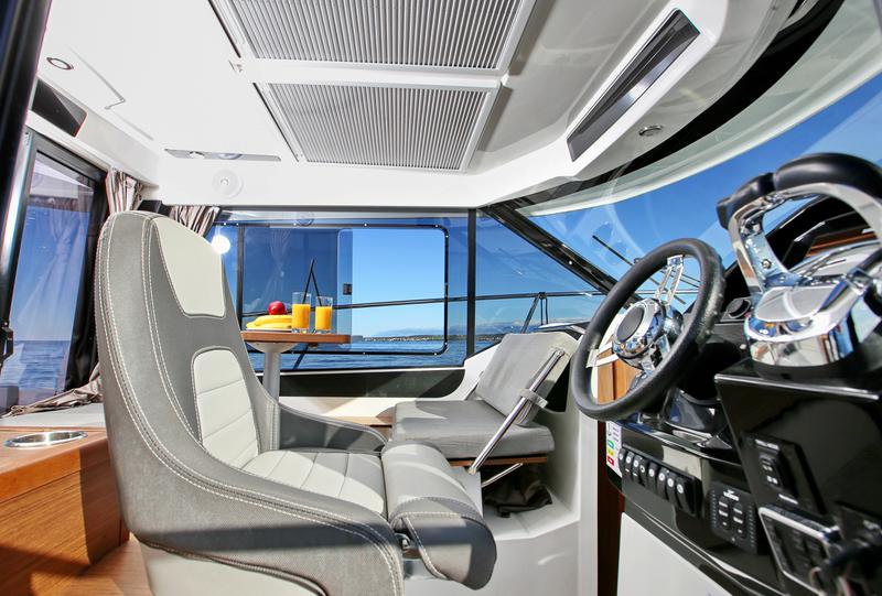 Book yachts online - motorboat - Merry Fisher 895 - Koko 3377ZD - rent