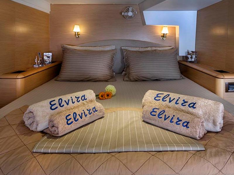 Book yachts online - catamaran - Lagoon 500 - Elvira - rent