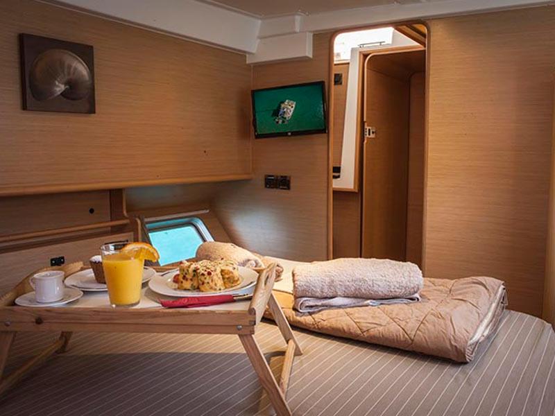 Book yachts online - catamaran - Lagoon 500 - Elvira - rent