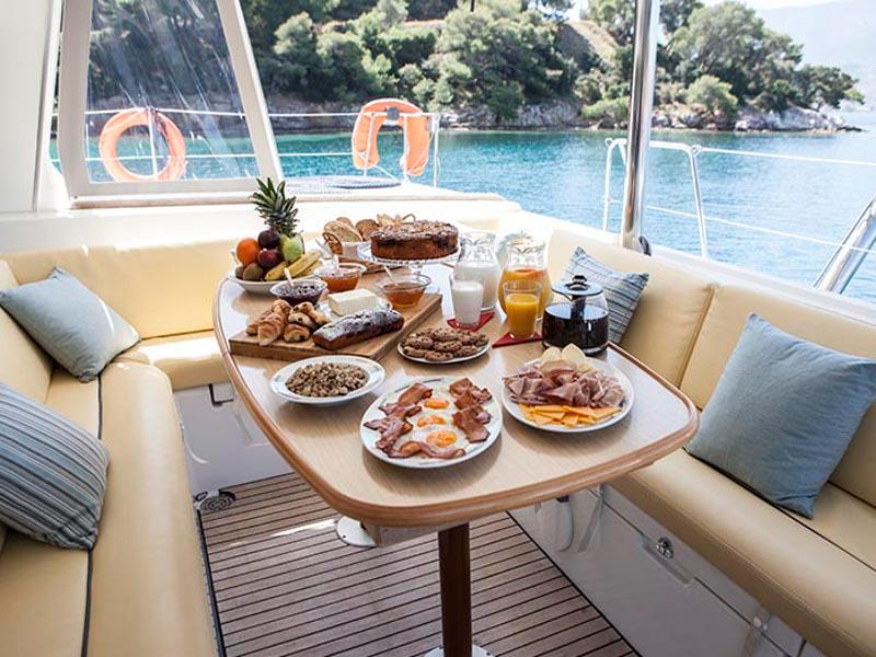 Book yachts online - catamaran - Lagoon 500 - Elvira - rent