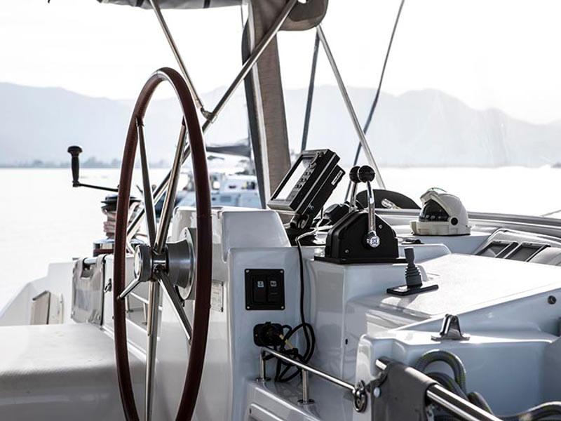 Book yachts online - catamaran - Lagoon 500 - Elvira - rent