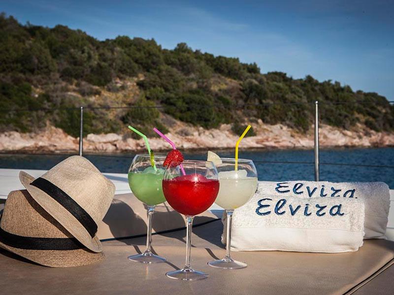 Book yachts online - catamaran - Lagoon 500 - Elvira - rent