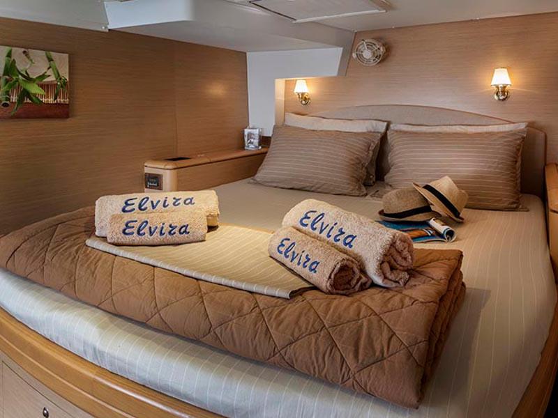 Book yachts online - catamaran - Lagoon 500 - Elvira - rent