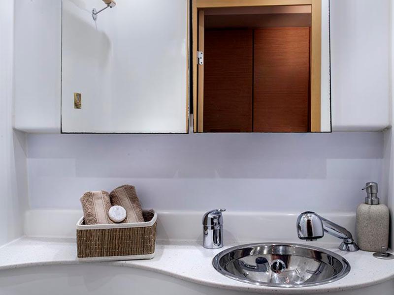 Book yachts online - catamaran - Lagoon 500 - Elvira - rent