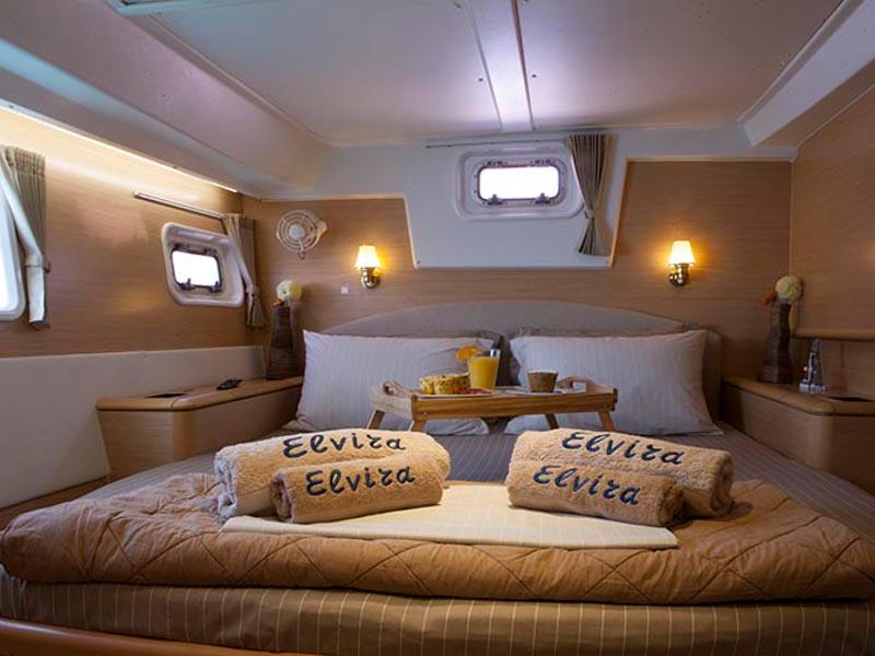 Book yachts online - catamaran - Lagoon 500 - Elvira - rent