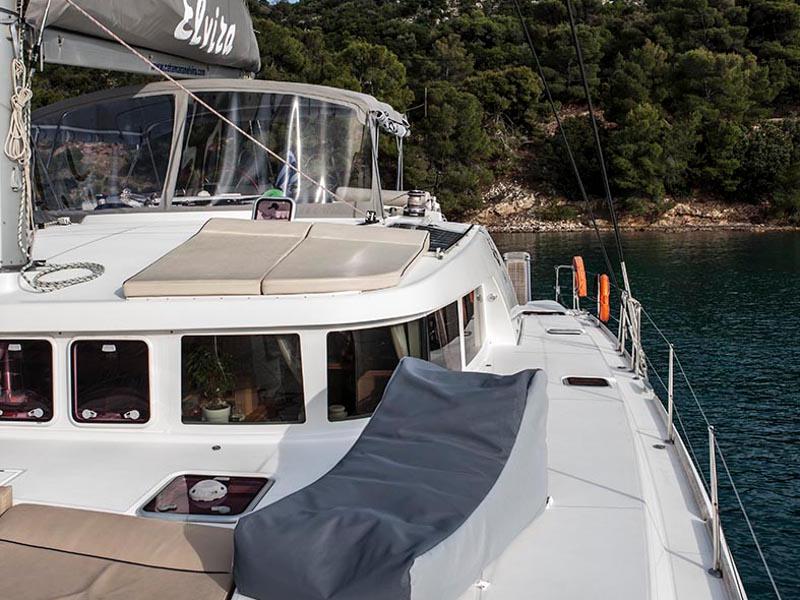 Book yachts online - catamaran - Lagoon 500 - Elvira - rent