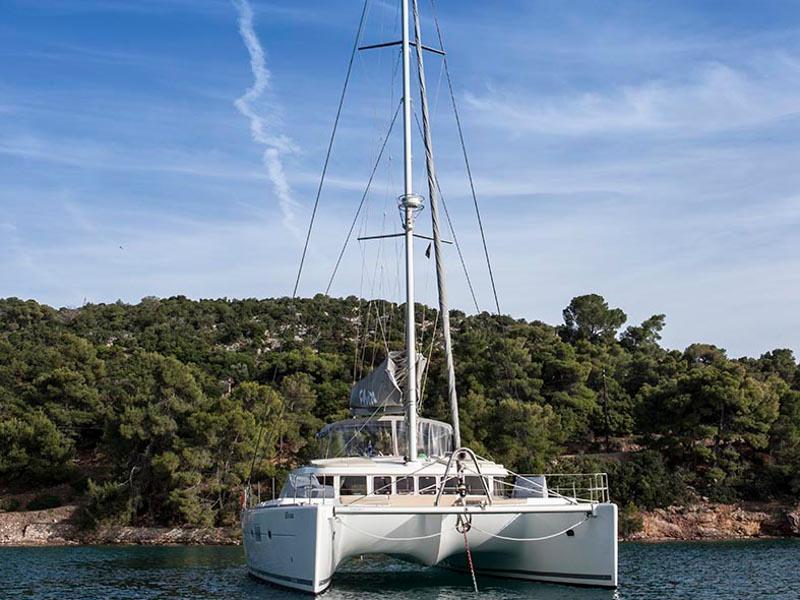 Book yachts online - catamaran - Lagoon 500 - Elvira - rent