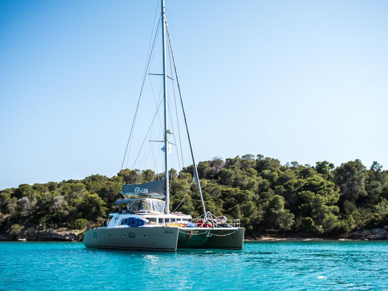 Book yachts online - catamaran - Lagoon 500 - Elvira - rent