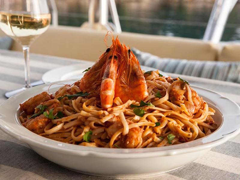 Book yachts online - catamaran - Lagoon 500 - Elvira - rent