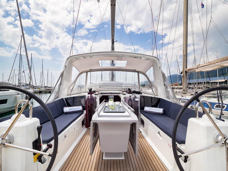 Book yachts online - sailboat - Oceanis 41.1 - FIRST - rent