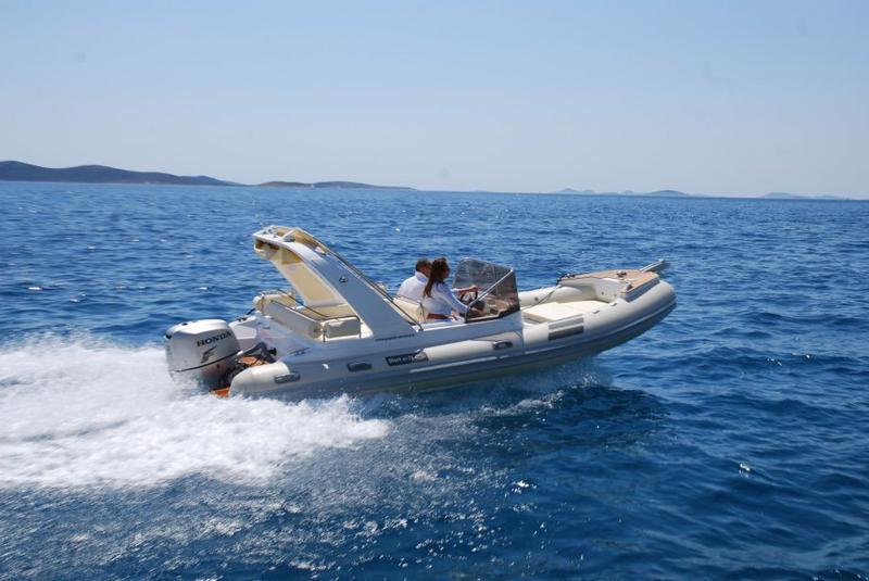 Book yachts online - motorboat - Shark BF 23 Sport - Buba - rent