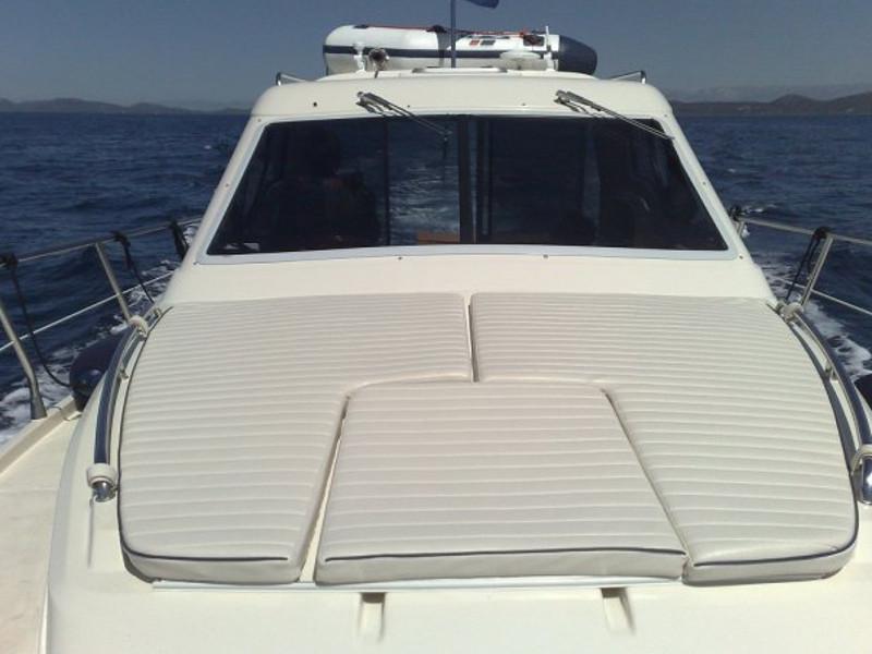 Book yachts online - motorboat - Vektor 950 - Tina - rent