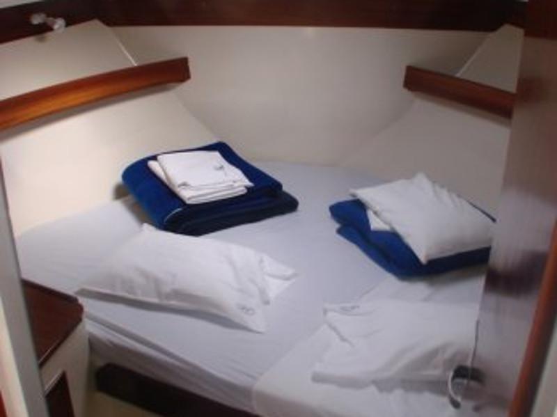 Book yachts online - motorboat - Vektor 950 - Tina - rent