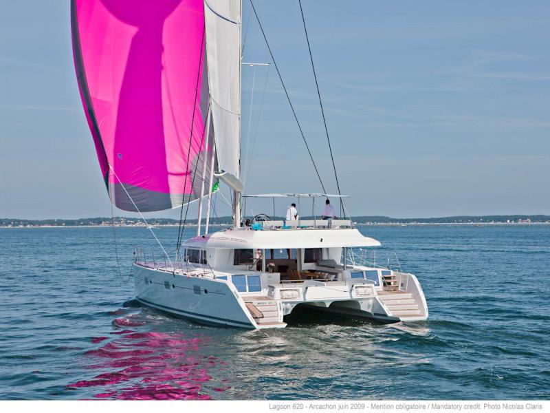 Book yachts online - catamaran - Lagoon 620 - Moose of Poole - rent