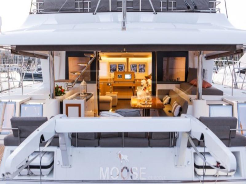 Book yachts online - catamaran - Lagoon 620 - Moose of Poole - rent